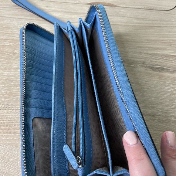 Michael Kors Continental Wallet - Picture 11 of 14
